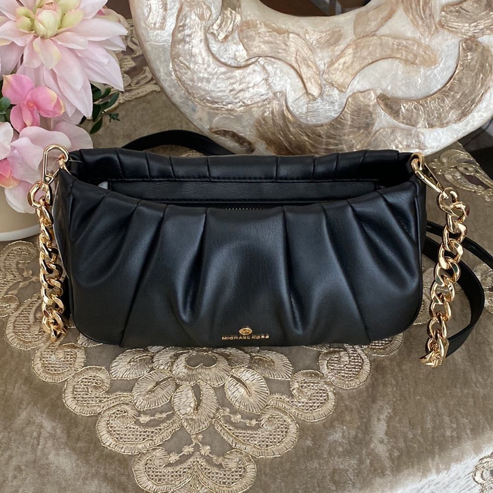 Michael Kors 🖤 crossbody - Picture 4 of 12